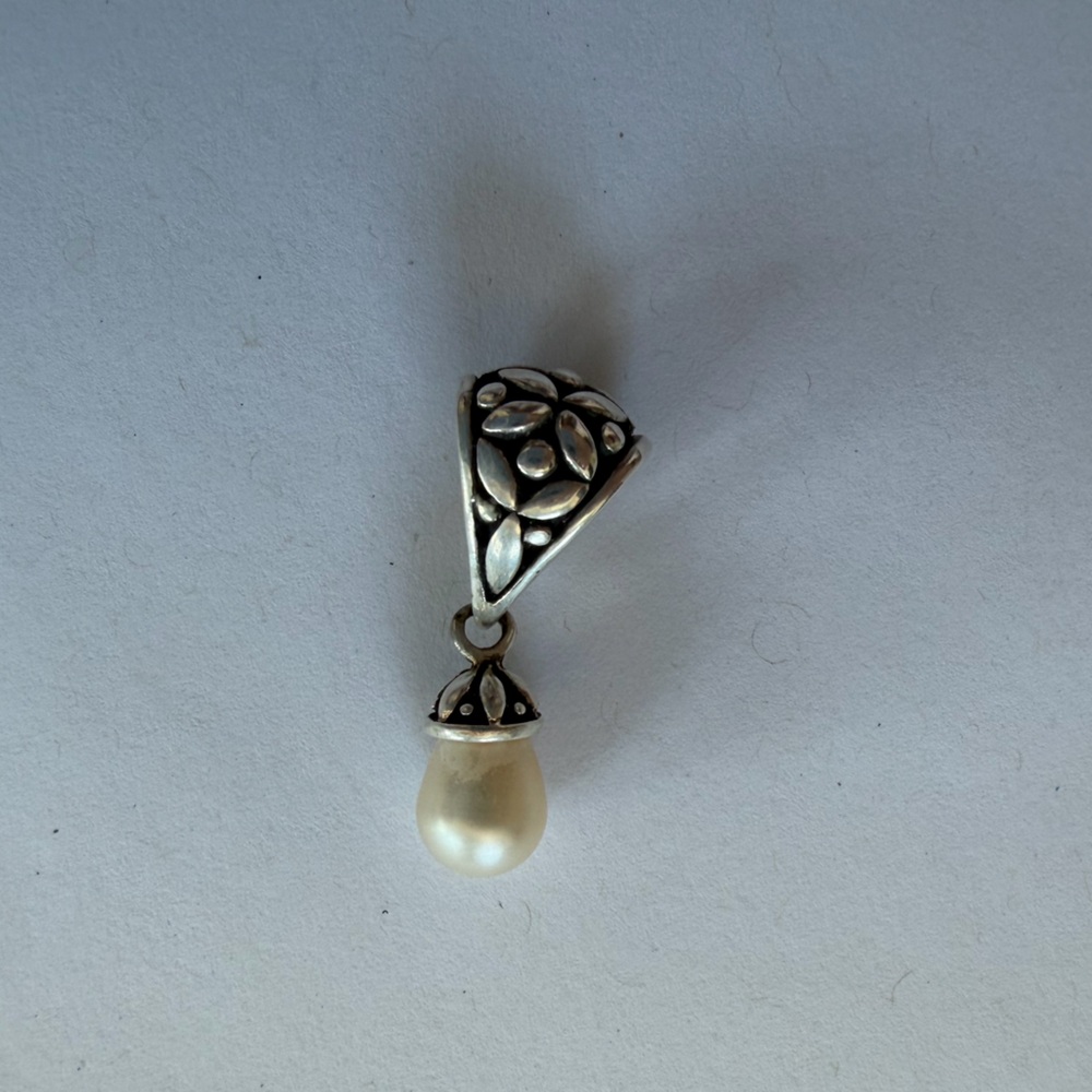 Elegant Silver and Pearl Drop Pendant